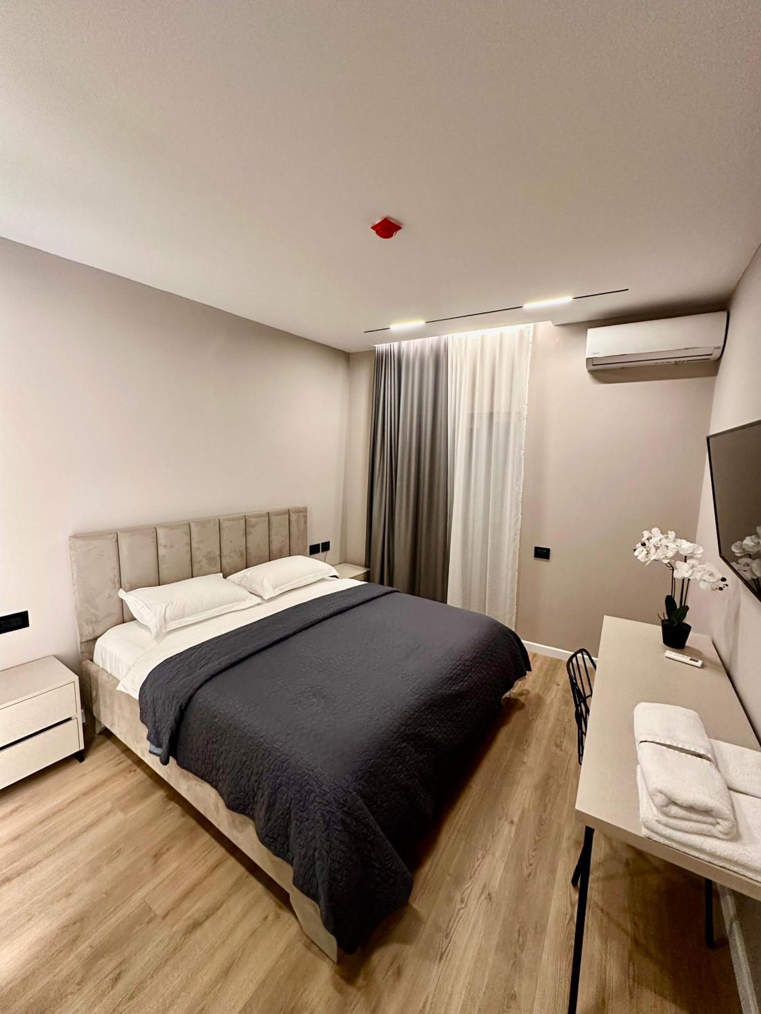 Venis Hotel 地拉那 外观 照片
